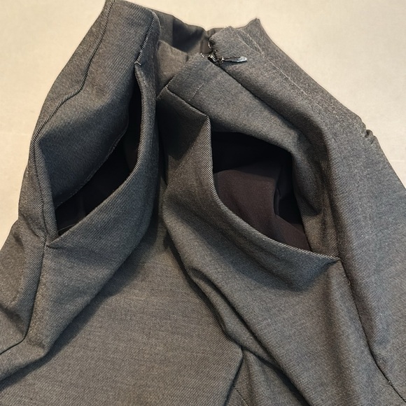 Ann Taylor The Side Zip Ankle Pant in Bi-Stretch Dark Gray Size 8 - Picture 9 of 13